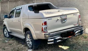Toyota Hilux 2015 Silver
