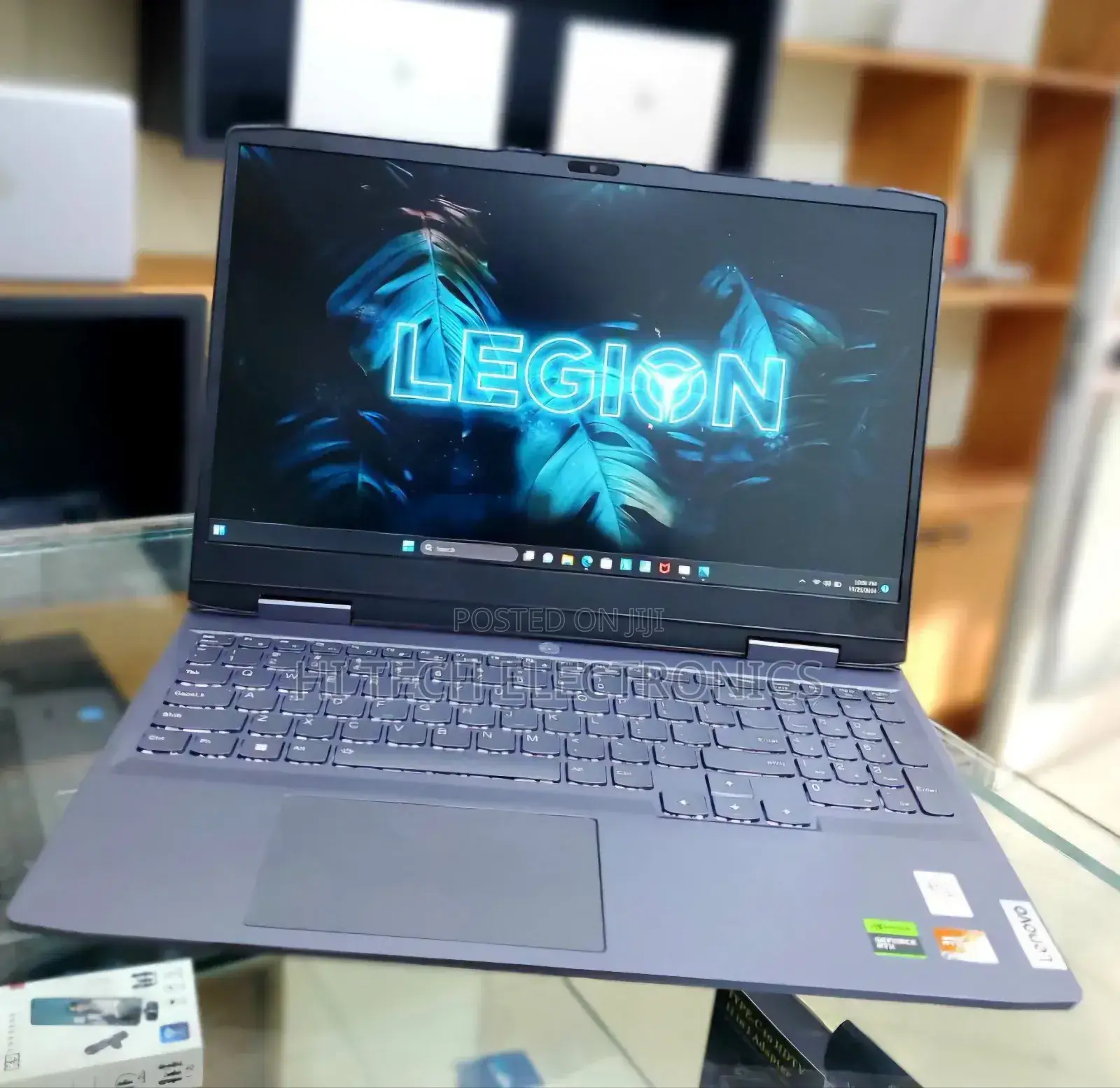 New Laptop Lenovo LOQ 15IRH8 16GB AMD Ryzen 7 SSD 512GB