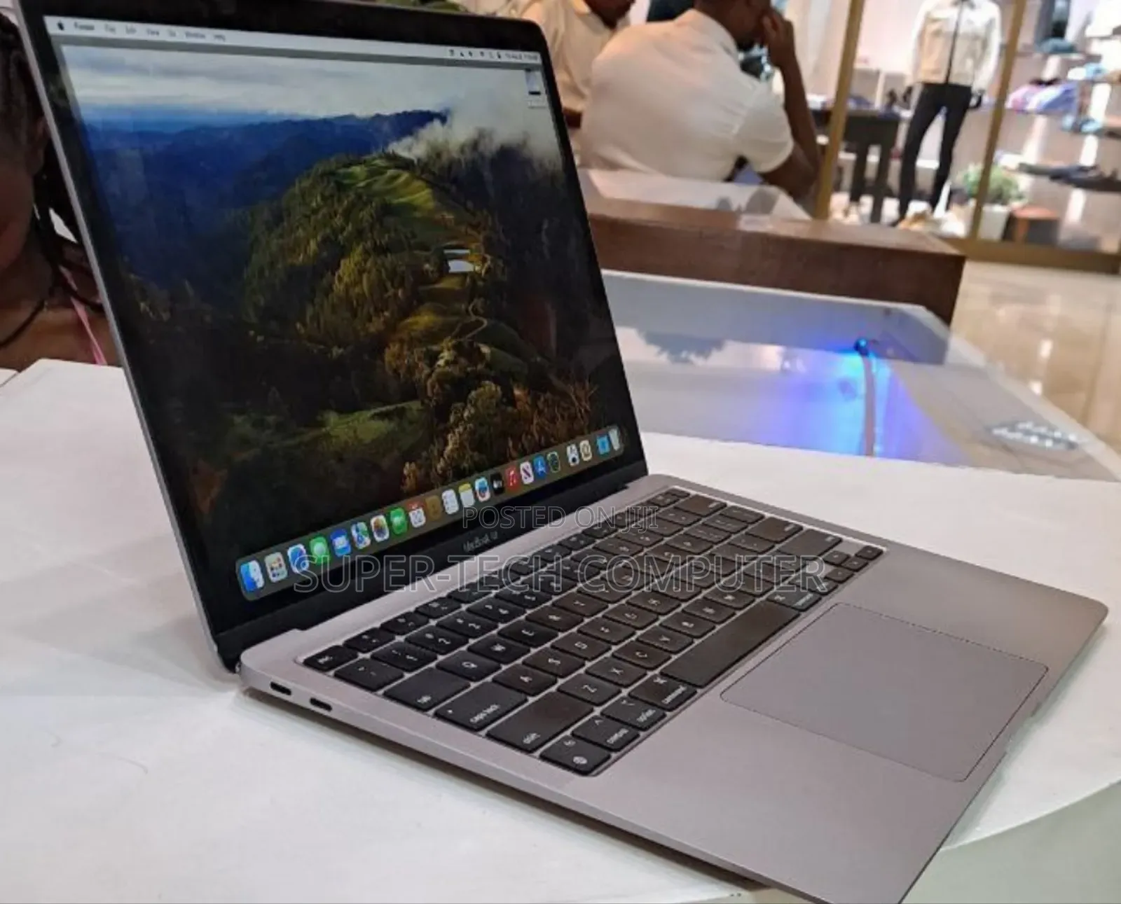 New Laptop Apple MacBook Air 2020 M1 8GB Apple M1 SSD 256GB