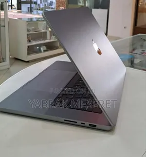 New Laptop Apple MacBook Pro 2023 M2 32GB Apple M2 SSD 512GB