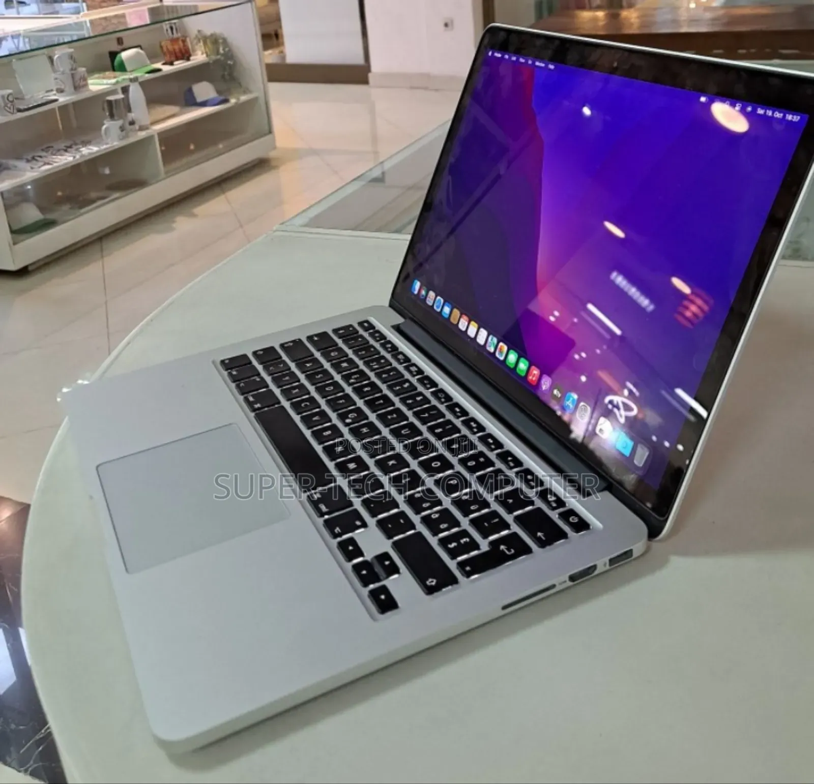 New Laptop Apple MacBook Pro 2015 8GB Intel Core I5 SSD 256GB