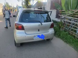 Toyota Vitz 2004 Gray