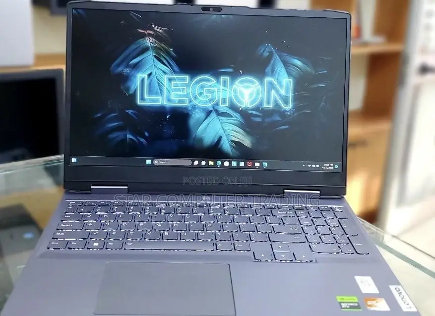 New Laptop Lenovo LOQ 15IRH8 16GB AMD Ryzen 7 SSD 512GB