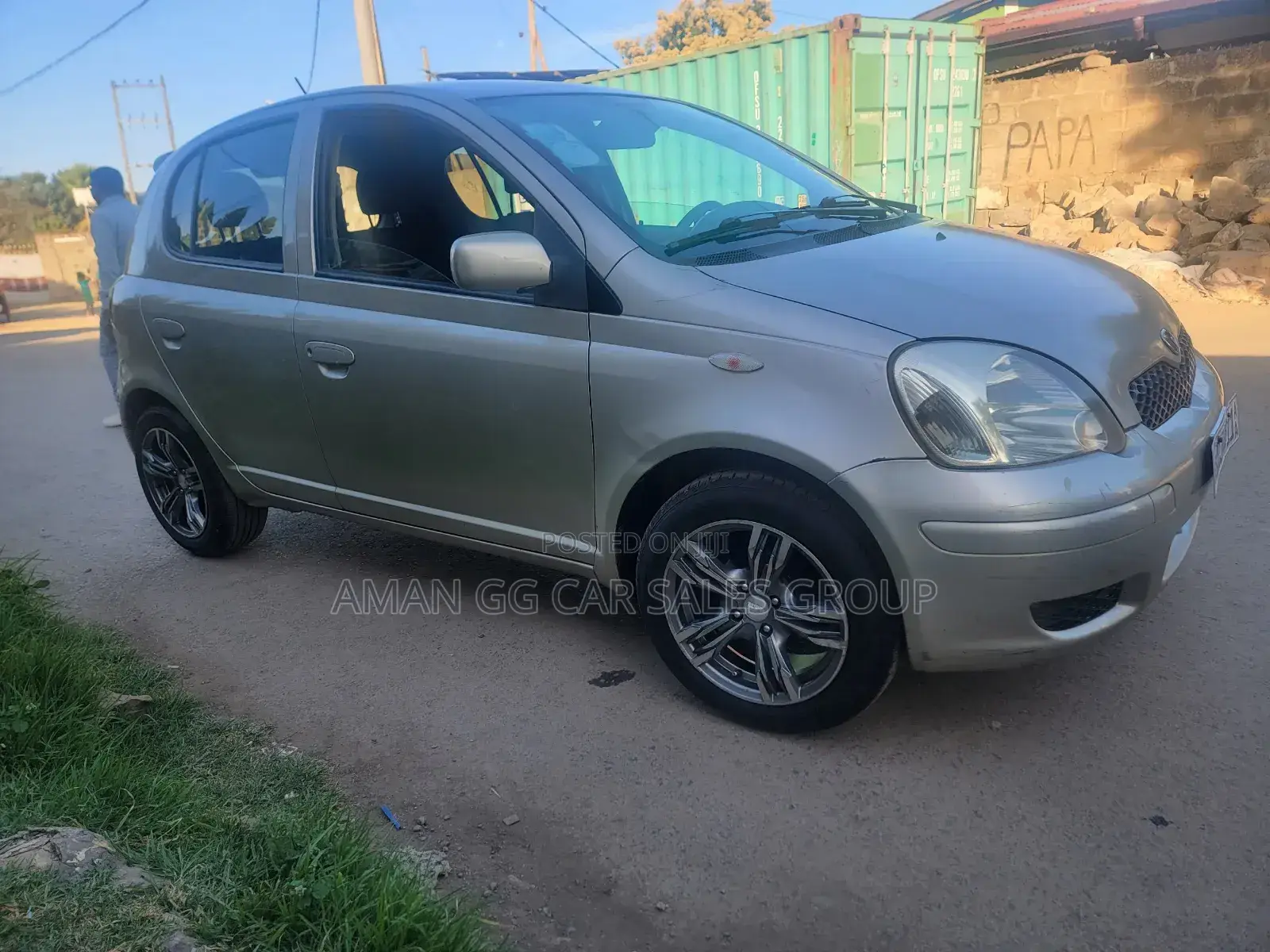 Toyota Vitz 2004 Gray