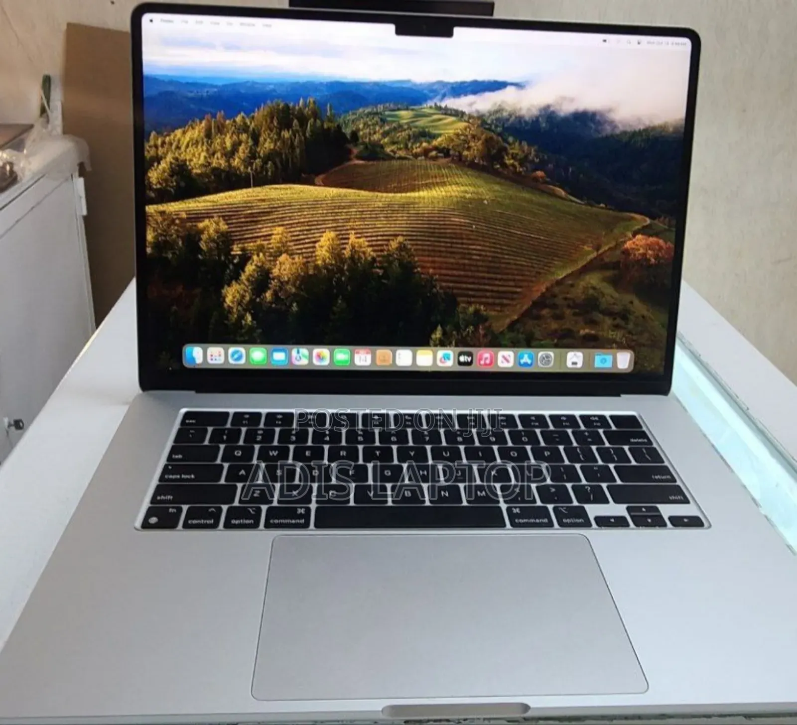 New Laptop Apple MacBook Air 2022 M2 8GB Apple M2 SSD 256GB