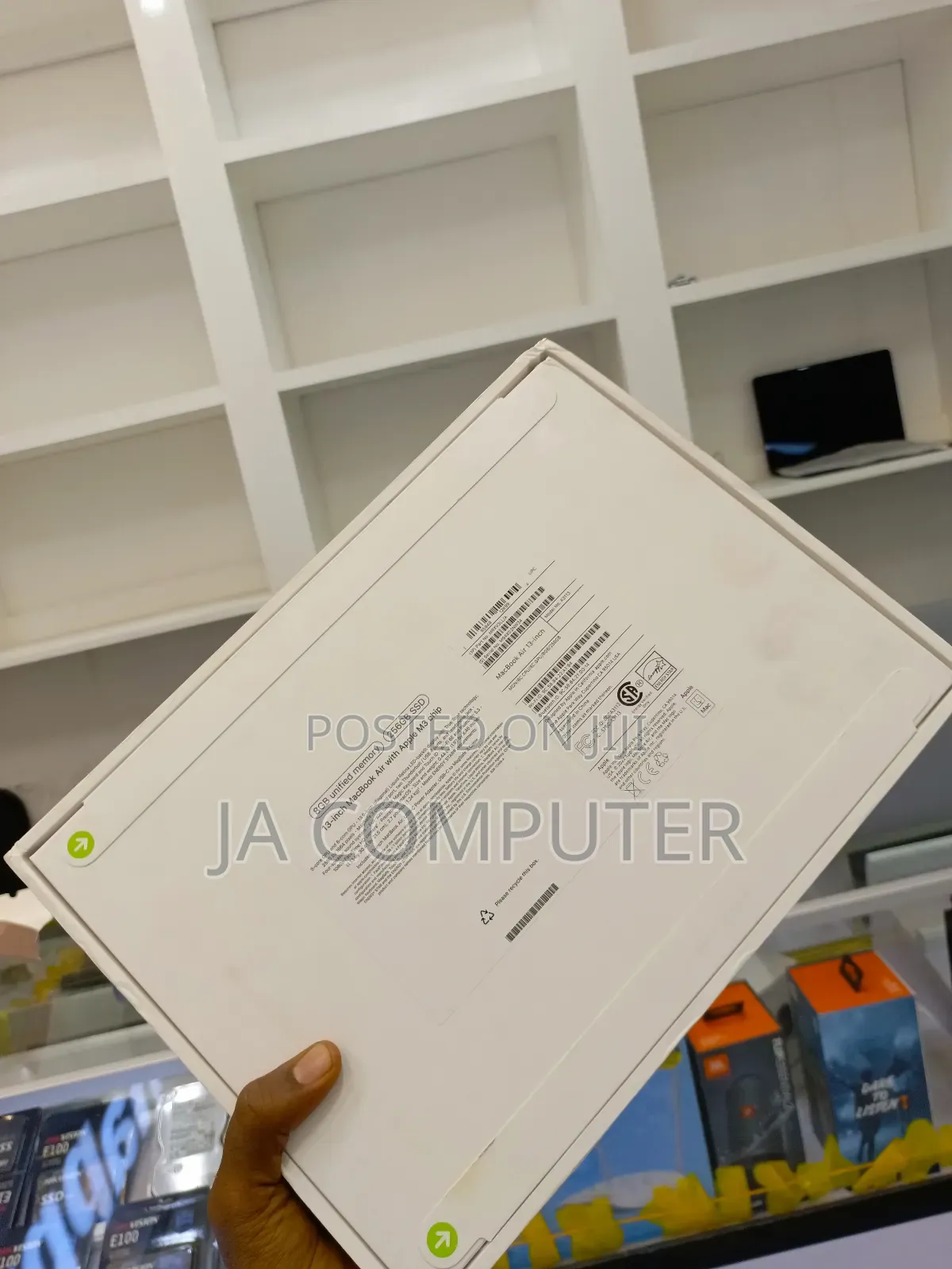 New Laptop Apple MacBook Air 2024 M3 13-Inch 8GB Apple M3 SSD 256GB