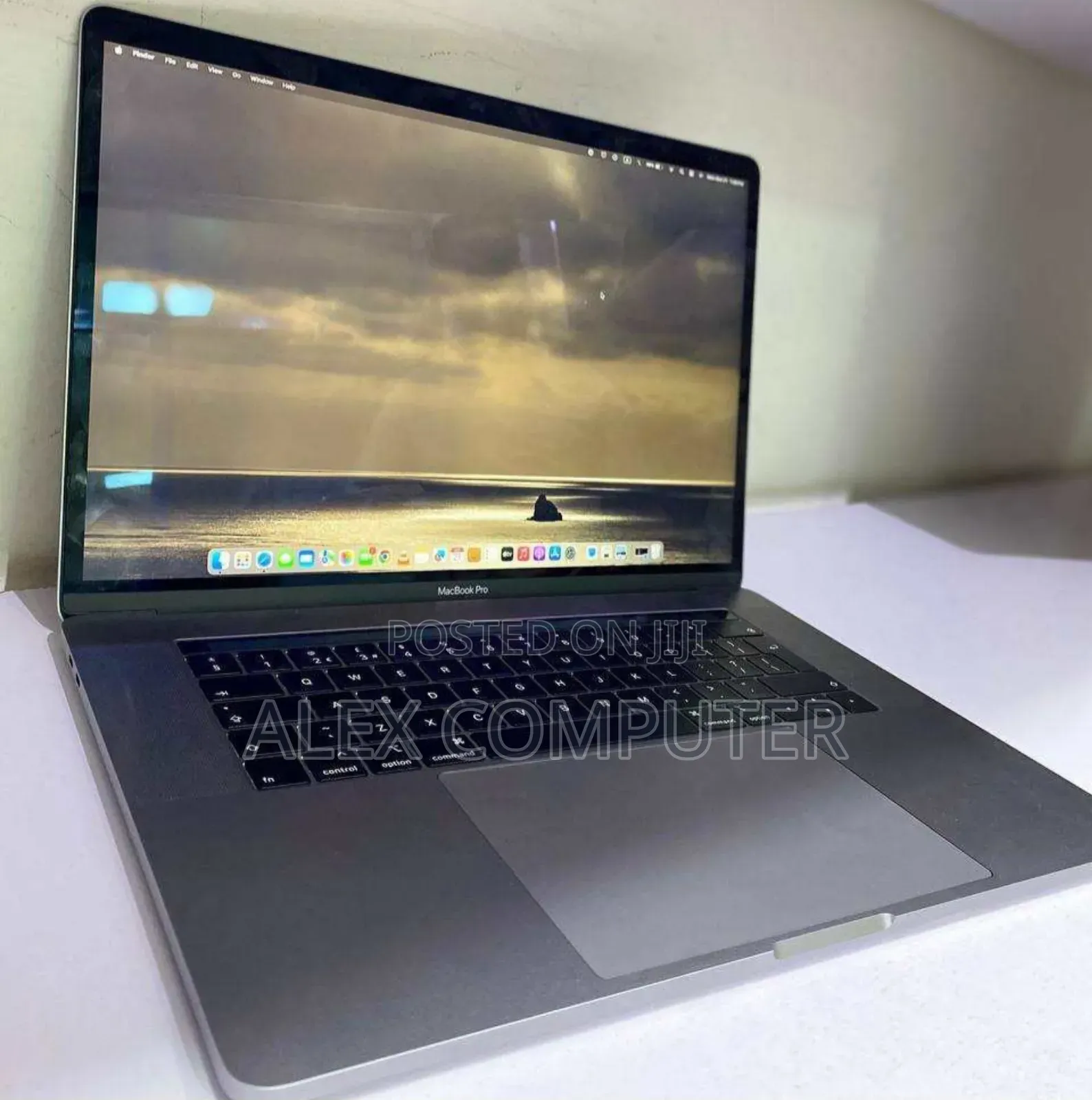 New Laptop Apple MacBook Pro 2019 32GB Intel Core I7 SSD 512GB
