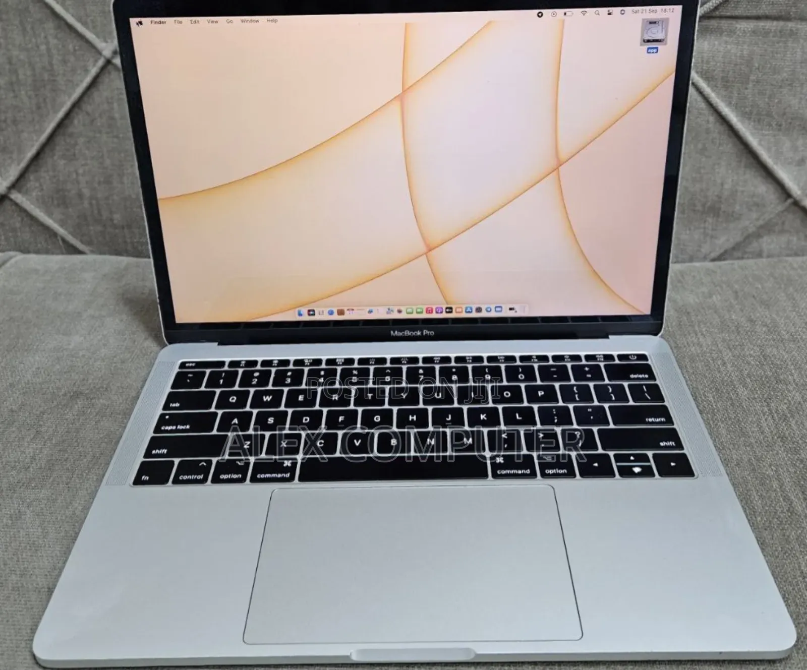 New Laptop Apple MacBook Pro 2017 8GB Intel Core I5 SSD 128GB