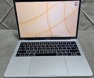 New Laptop Apple MacBook Pro 2017 8GB Intel Core I5 SSD 128GB