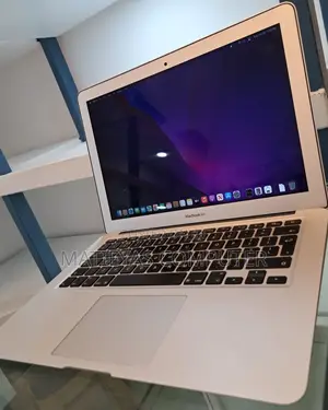 New Laptop Apple MacBook 2017 8GB Intel Core I5 SSD 256GB