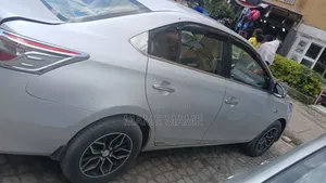 Toyota Yaris 2014 Silver