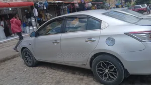 Toyota Yaris 2014 Silver