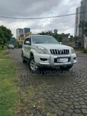Toyota Land Cruiser Prado 2004 White