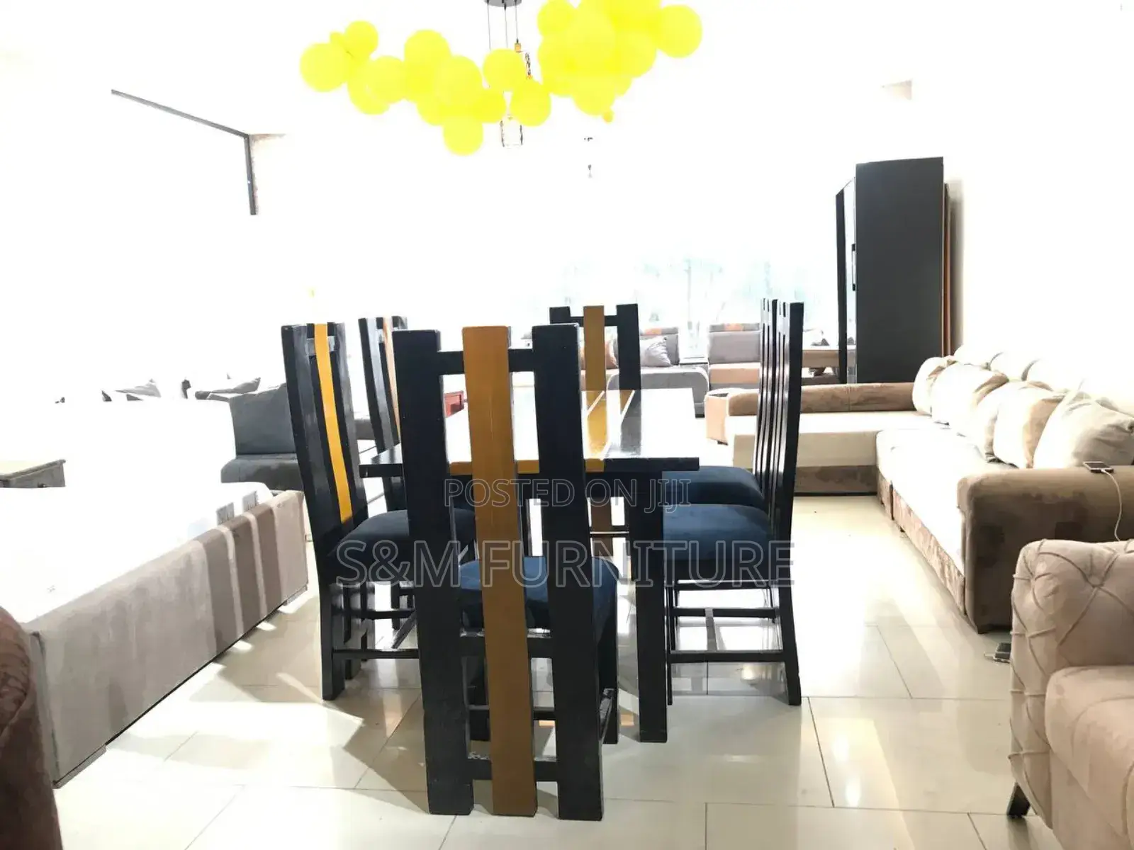 Awesome Dinning Set With Affordable Price.