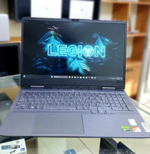 New Laptop Lenovo LOQ 15IRH8 16GB AMD Ryzen 7 SSD 512GB