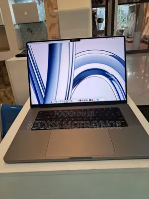 Photo - New Laptop Apple MacBook Pro 2023 M2 32GB Apple M2 SSD 512GB