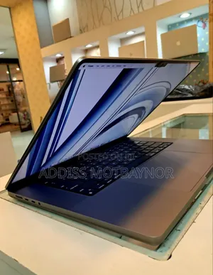 New Laptop Apple MacBook Pro 2023 M2 32GB Apple M2 SSD 512GB