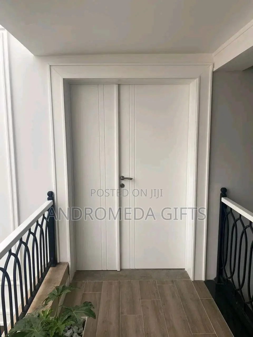 Door - ዘመናዊ በር