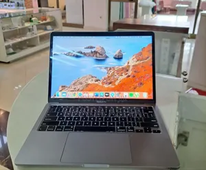 New Laptop Apple MacBook Pro 16GB Intel Core I5 SSD 512GB