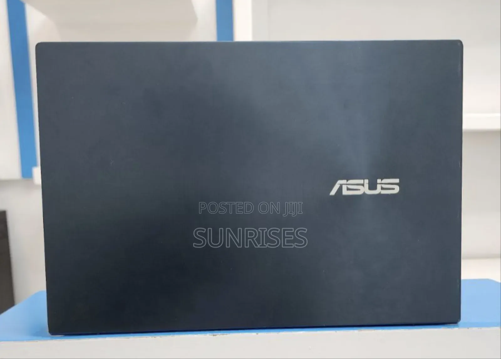 New Laptop Asus ZenBook 13 UX331UN 16GB Intel Core I7 SSD 512GB