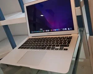 Photo - New Laptop Apple MacBook Air 2017 8GB Intel Core I5 SSD 256GB