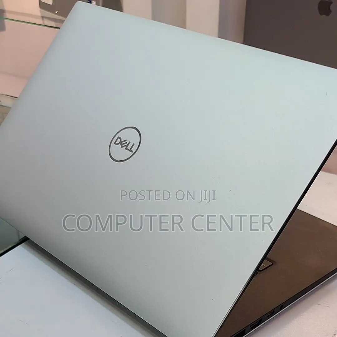 New Laptop Dell Precision 15 3520 16GB Intel Core I7 SSD 512GB