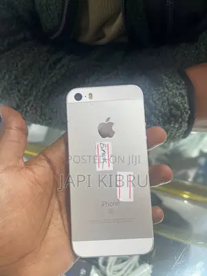 Photo - Apple iPhone SE 16 GB Silver
