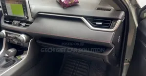 Toyota RAV4 2022 Green