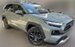 Toyota RAV4 2022 Green