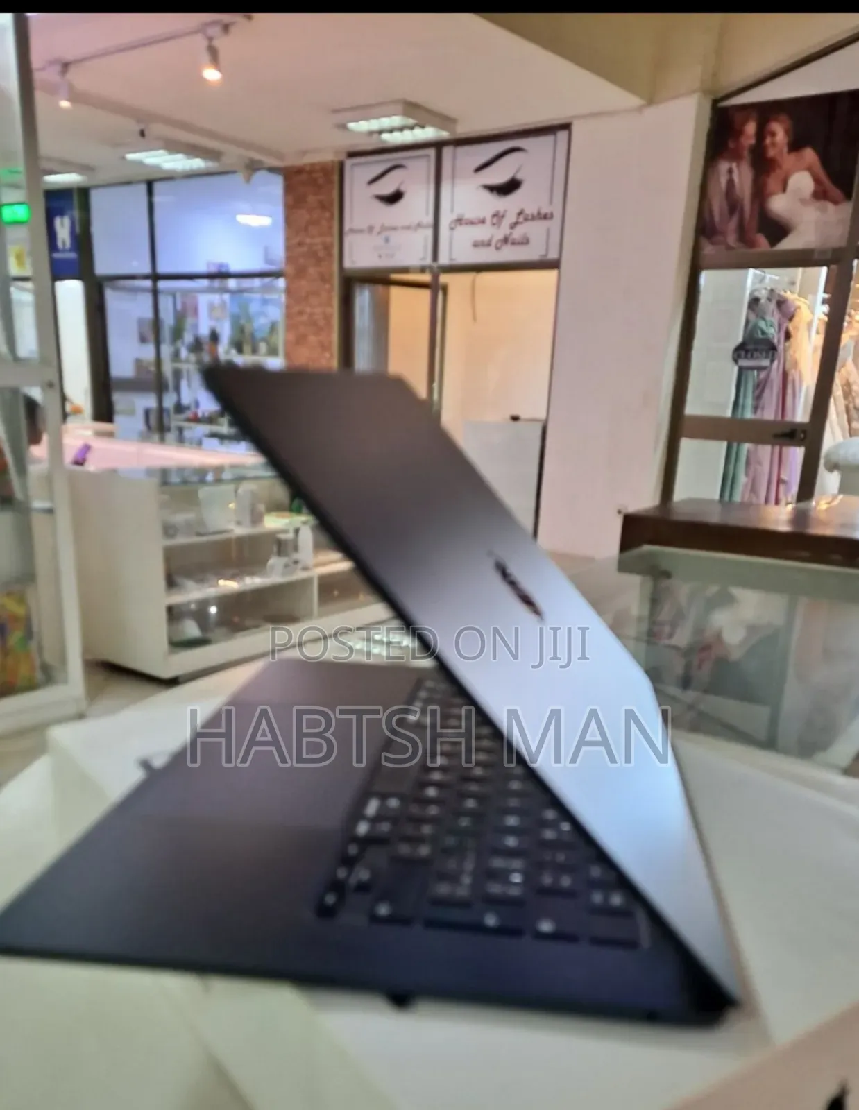 New Laptop Apple MacBook Air 2023 M2 8GB Apple M2 SSD 512GB