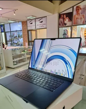 New Laptop Apple MacBook Air 2023 M2 8GB Apple M2 SSD 512GB