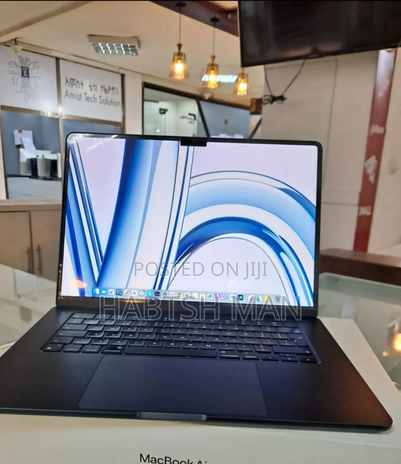 New Laptop Apple MacBook Air 2023 M2 8GB Apple M2 SSD 512GB