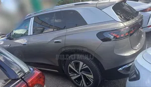 New Volkswagen ID.6 2024 Gold