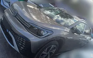 New Volkswagen ID.6 2024 Gold