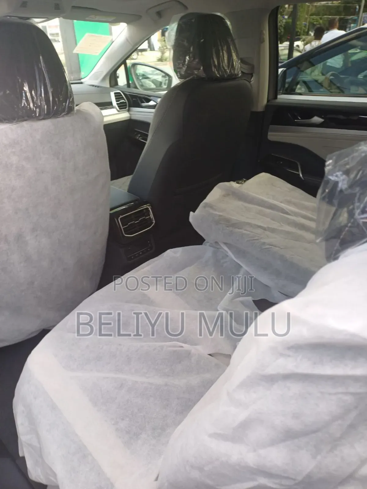 New Volkswagen ID.6 2024 Gold