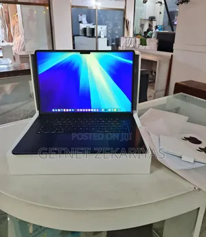 New Laptop Apple MacBook Air 2023 M2 8GB Apple M2 SSD 512GB