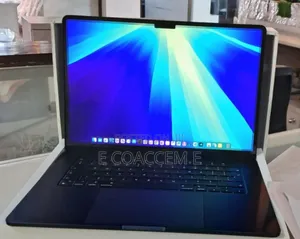 Photo - New Laptop Apple MacBook 8GB Apple M2 SSD 512GB