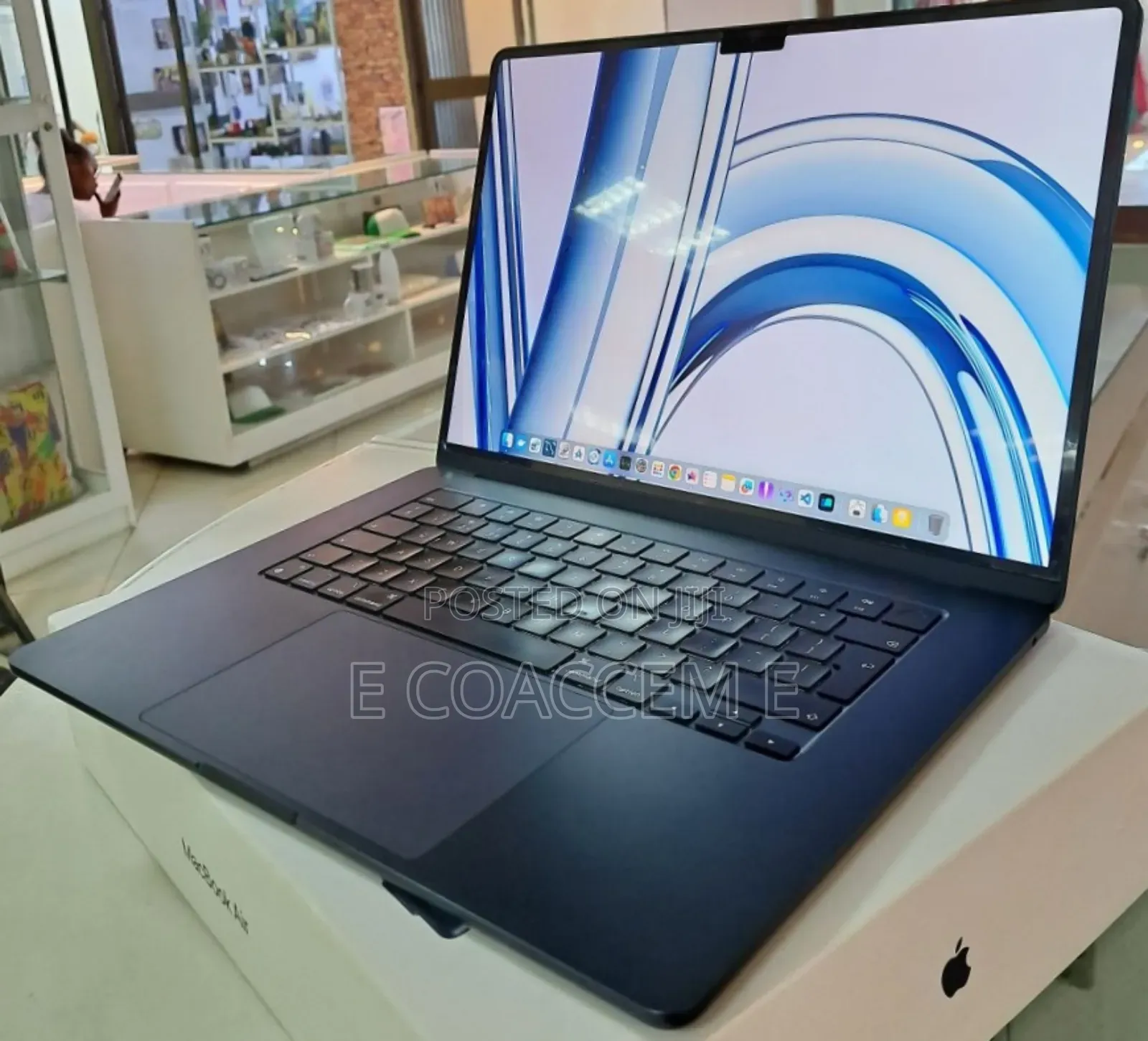 New Laptop Apple MacBook 8GB Apple M2 SSD 512GB