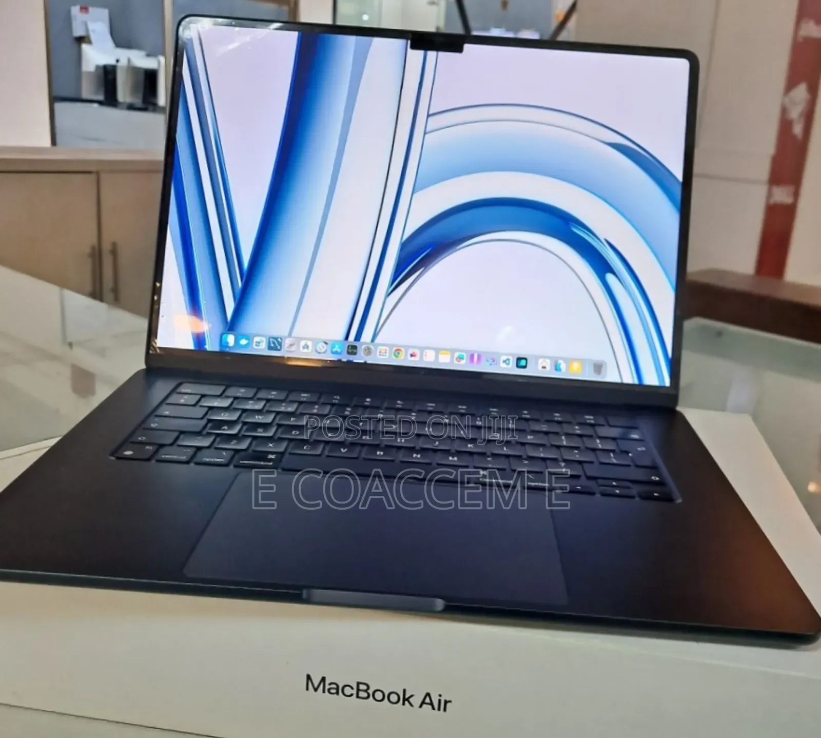 New Laptop Apple MacBook 8GB Apple M2 SSD 512GB