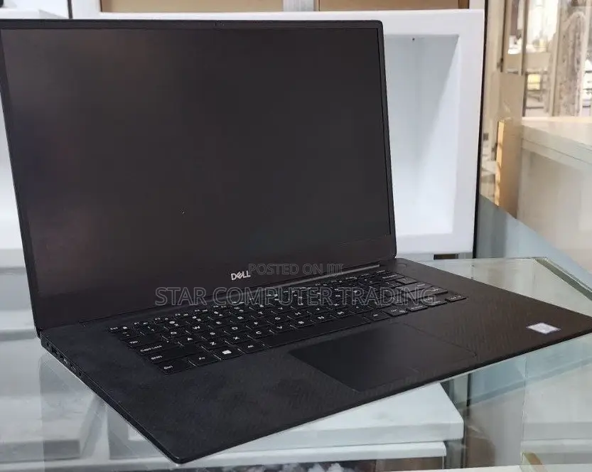 New Laptop Dell Precision 15 3520 32GB Intel Core I7 SSD 512GB