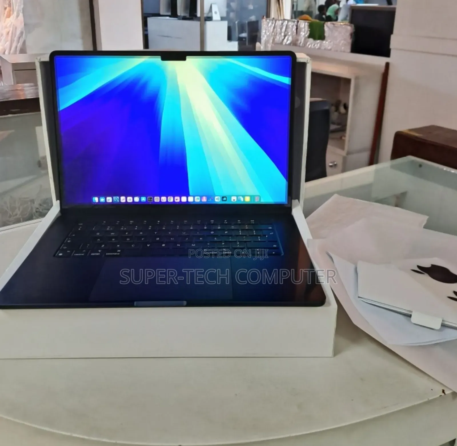 New Laptop Apple MacBook Air 2023 M2 8GB Apple M2 SSD 512GB