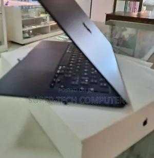 New Laptop Apple MacBook Air 2023 M2 8GB Apple M2 SSD 512GB