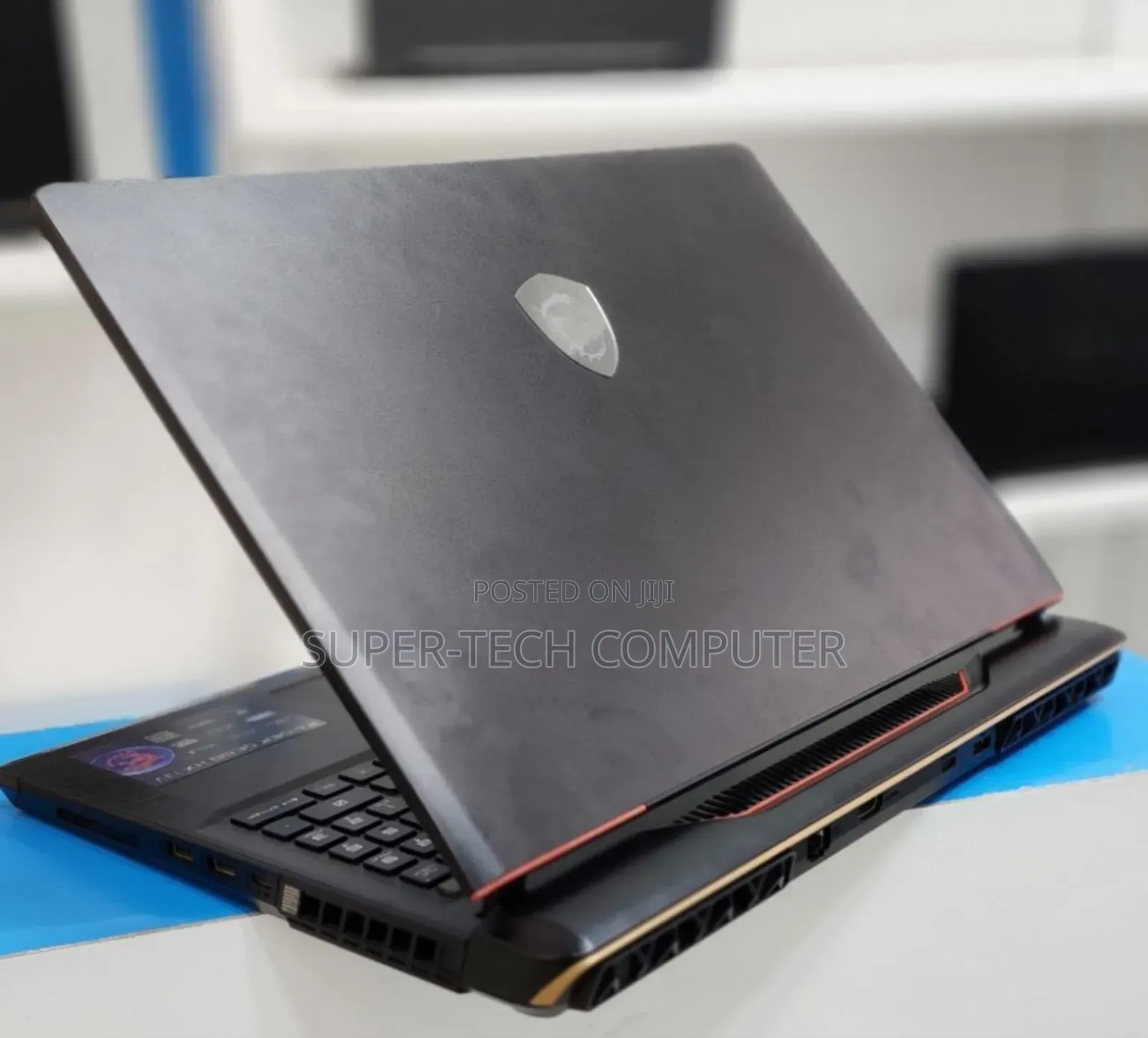 New Laptop MSI Raider GE76 12UGS 16GB Intel Core I9 SSD 1T