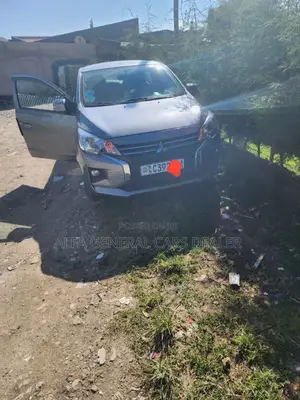 Photo - Mitsubishi Attrage 2022 Silver