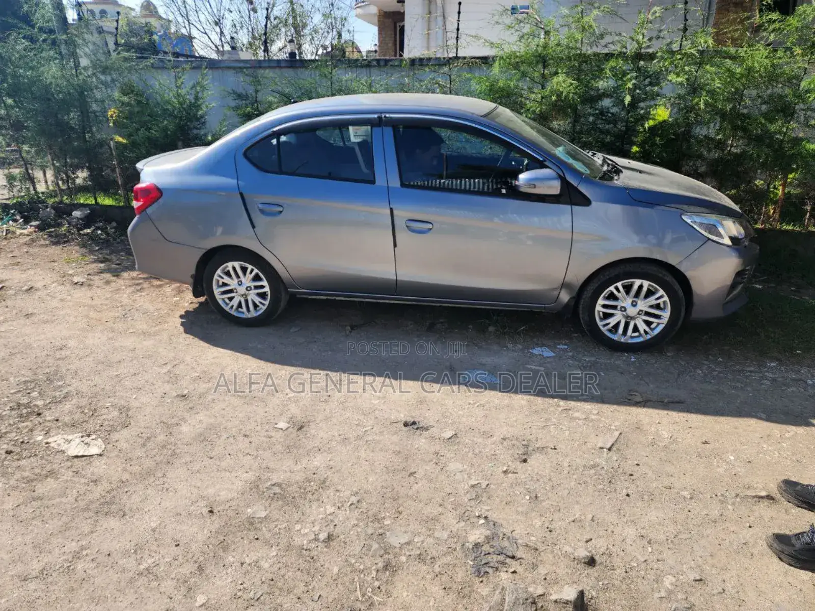 Mitsubishi Attrage 2022 Silver