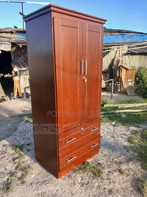 Cupboard 80cm MDF መሀል ላይ አካፋይ ያለው ለአነስተኛ ቤት የምትሆን