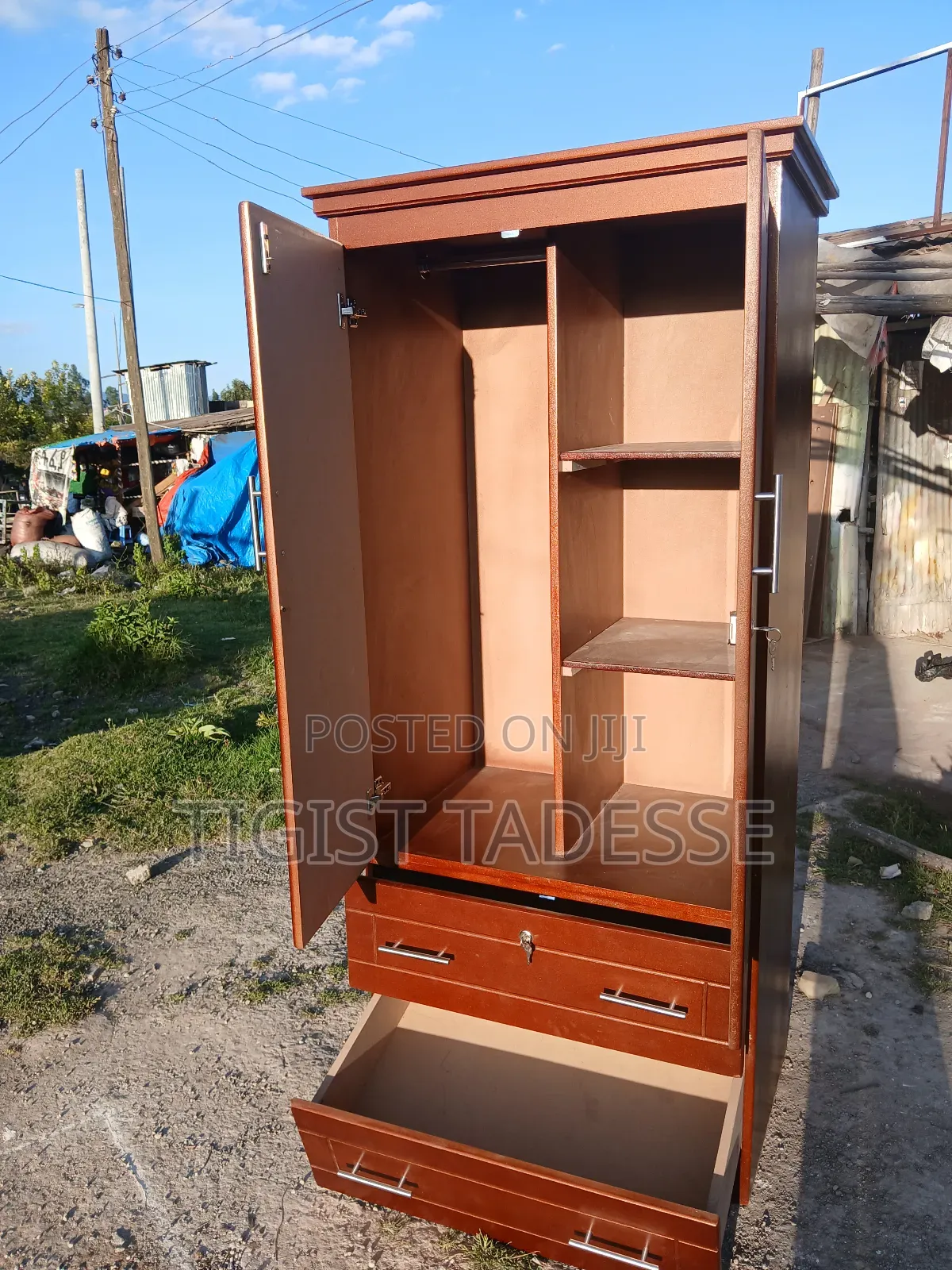 Cupboard 80cm MDF መሀል ላይ አካፋይ ያለው ለአነስተኛ ቤት የምትሆን