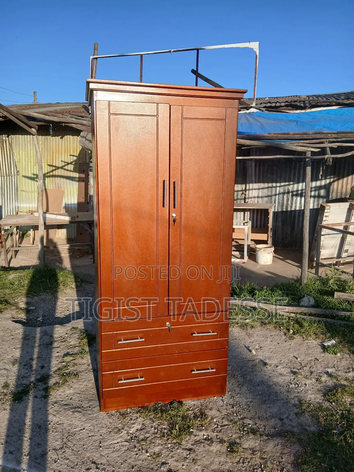 Cupboard 80cm MDF መሀል ላይ አካፋይ ያለው ለአነስተኛ ቤት የምትሆን