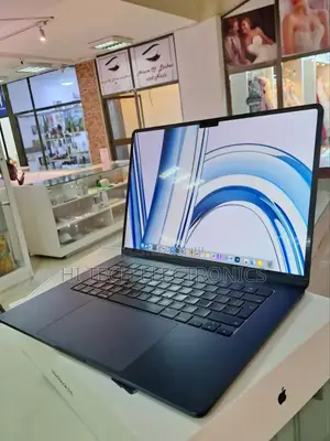 New Laptop Apple MacBook Air 2022 M2 8GB Apple M2 SSD 512GB