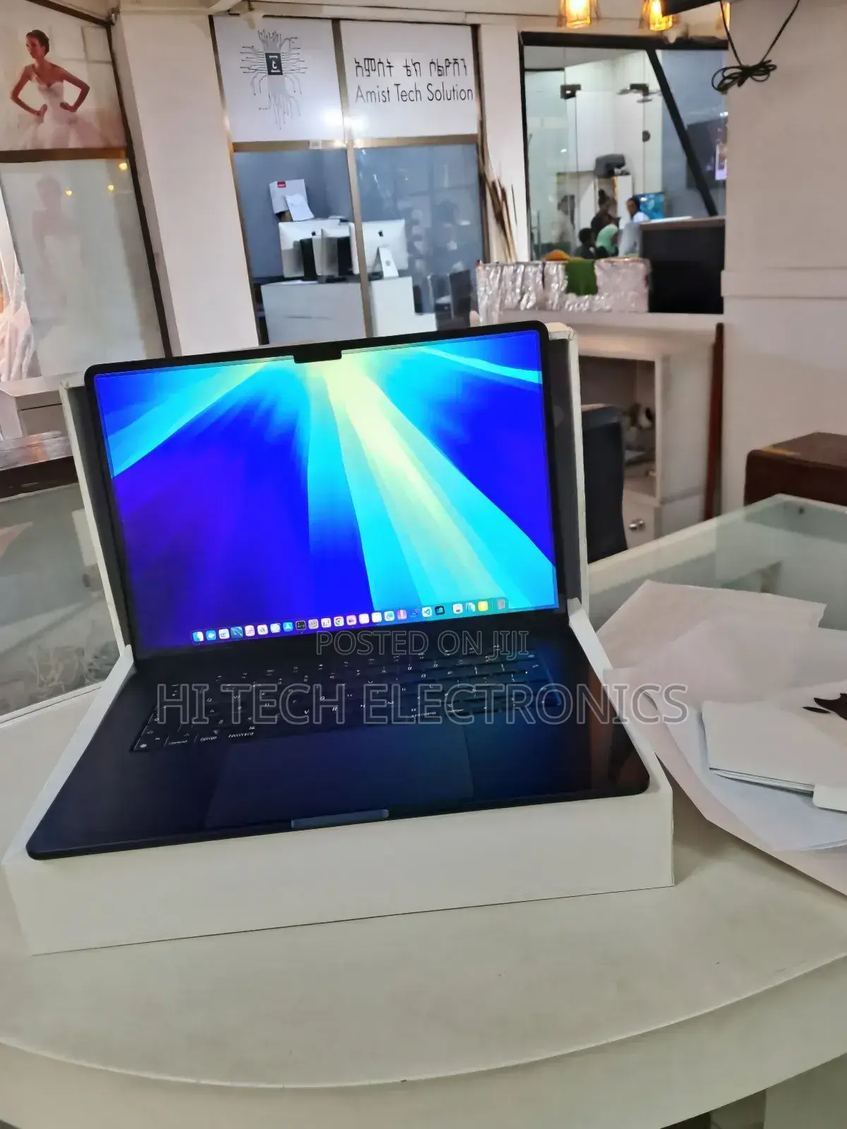 New Laptop Apple MacBook Air 2022 M2 8GB Apple M2 SSD 512GB